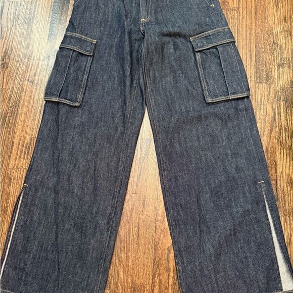 Alice + Olivia KAL BAGGY CARGO SIDE SLIT
JEAN NWOT - Picture 7 of 13